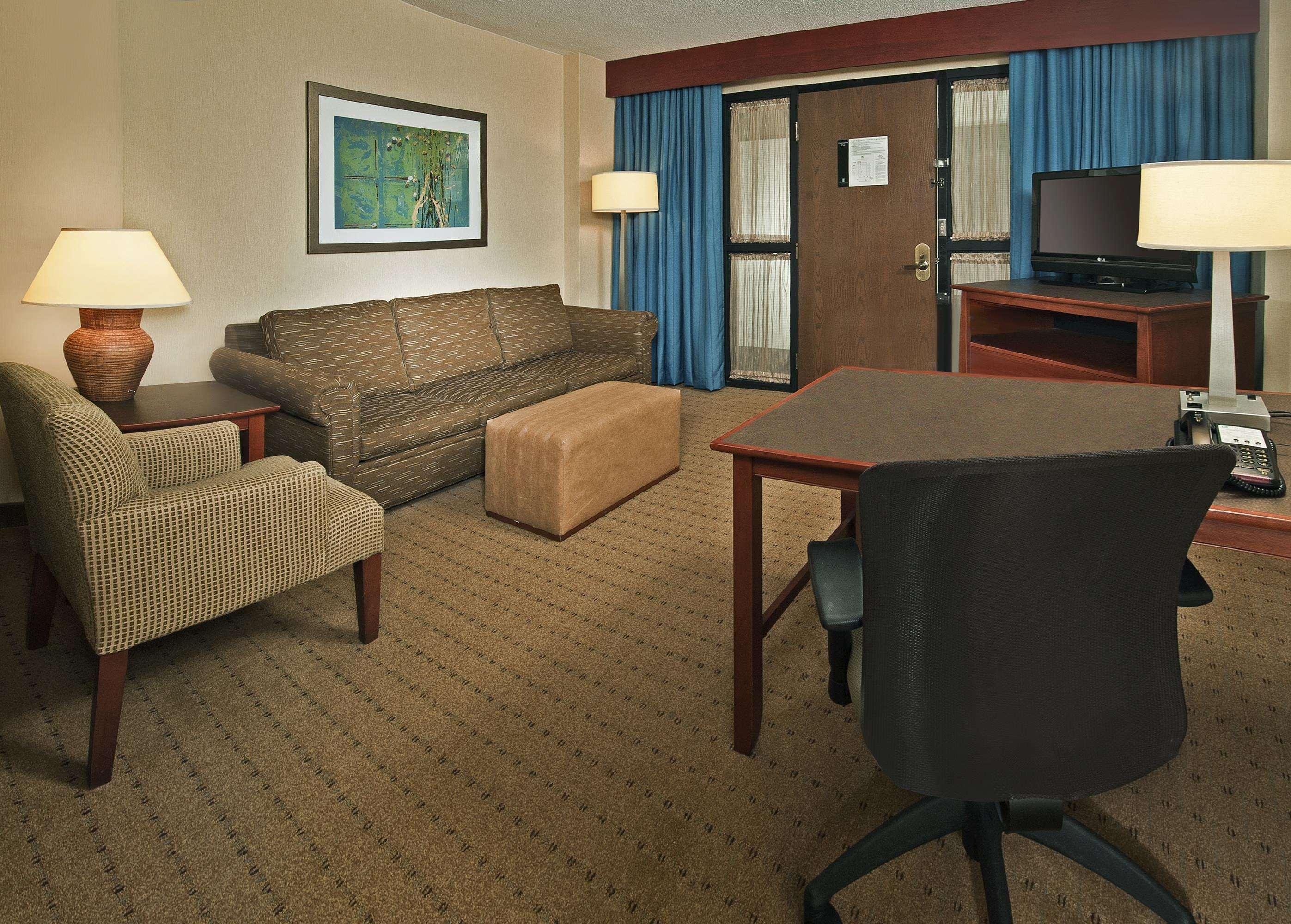 فندق أجنحة إمباسي باي هيلتون بالتيمور هانت فالي الغرفة الصورة